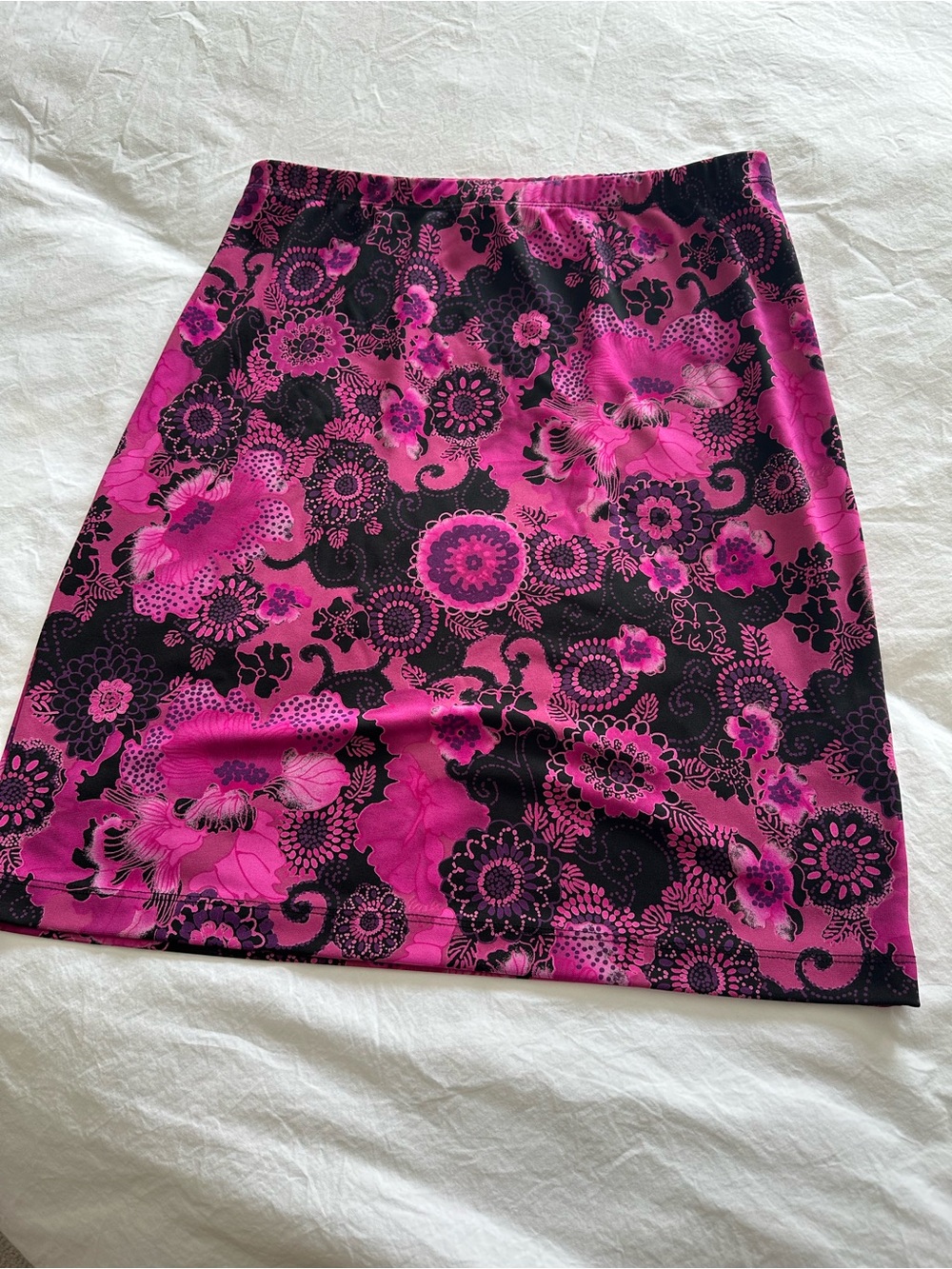 Casual Corner Pink and Black Floral Skirt, size medium - Picture 9 of 9